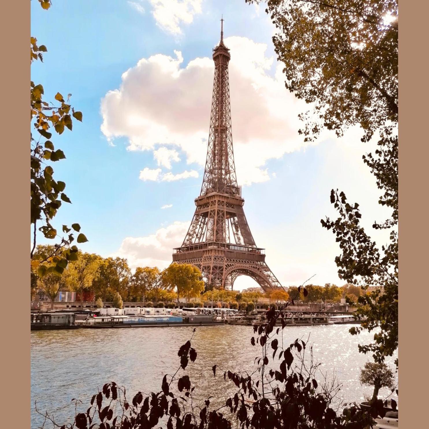 Apartment Easy Check-in 8 Mins Disneyland 35 Mins Paris Free Starbucks Coffee Parking Wifi *