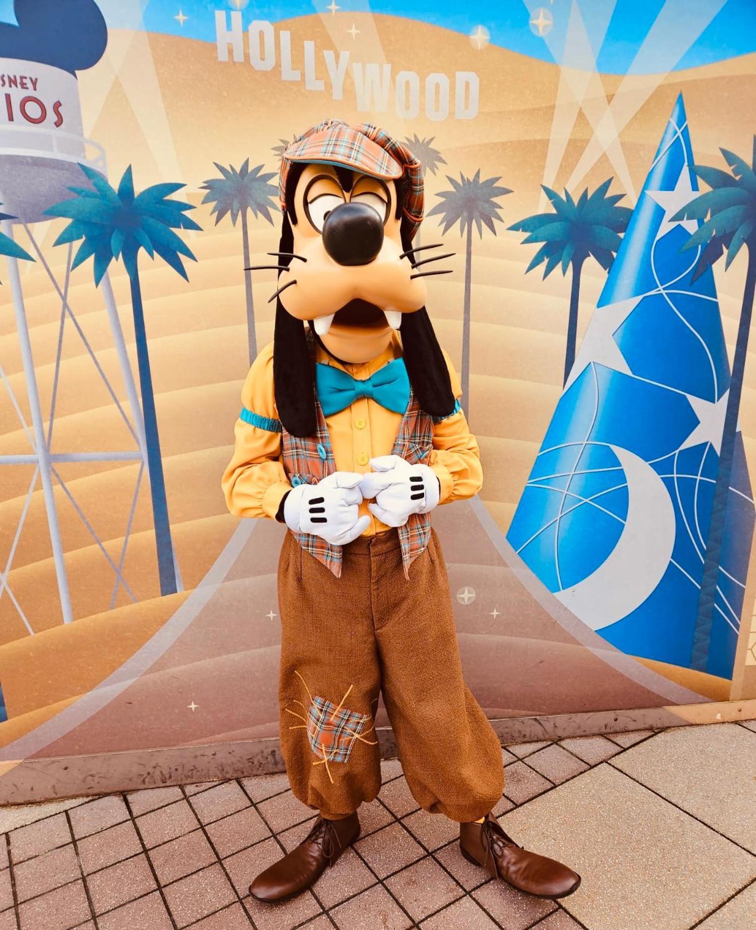 Easy Check-in 8 Mins Disneyland 35 Mins Paris Free Starbucks Coffee Parking Wifi Apartment *